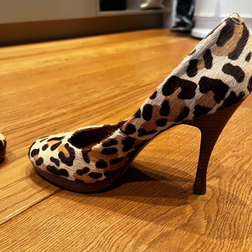 BCBGeneration leopard pumps